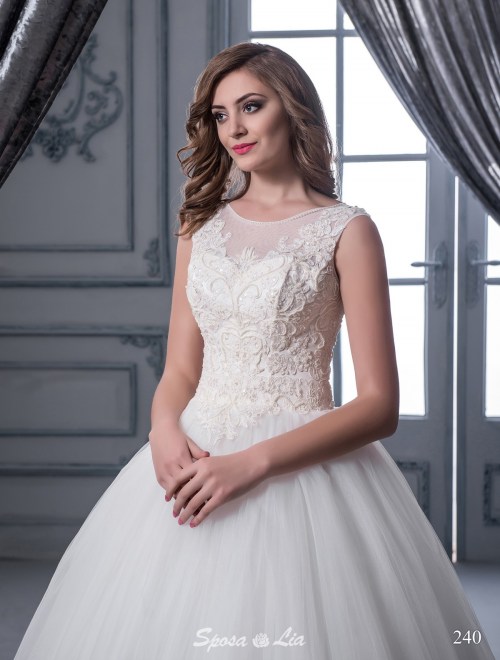 https://www.sposa-lia.com/images/stories/virtuemart/product/240       (2).jpg